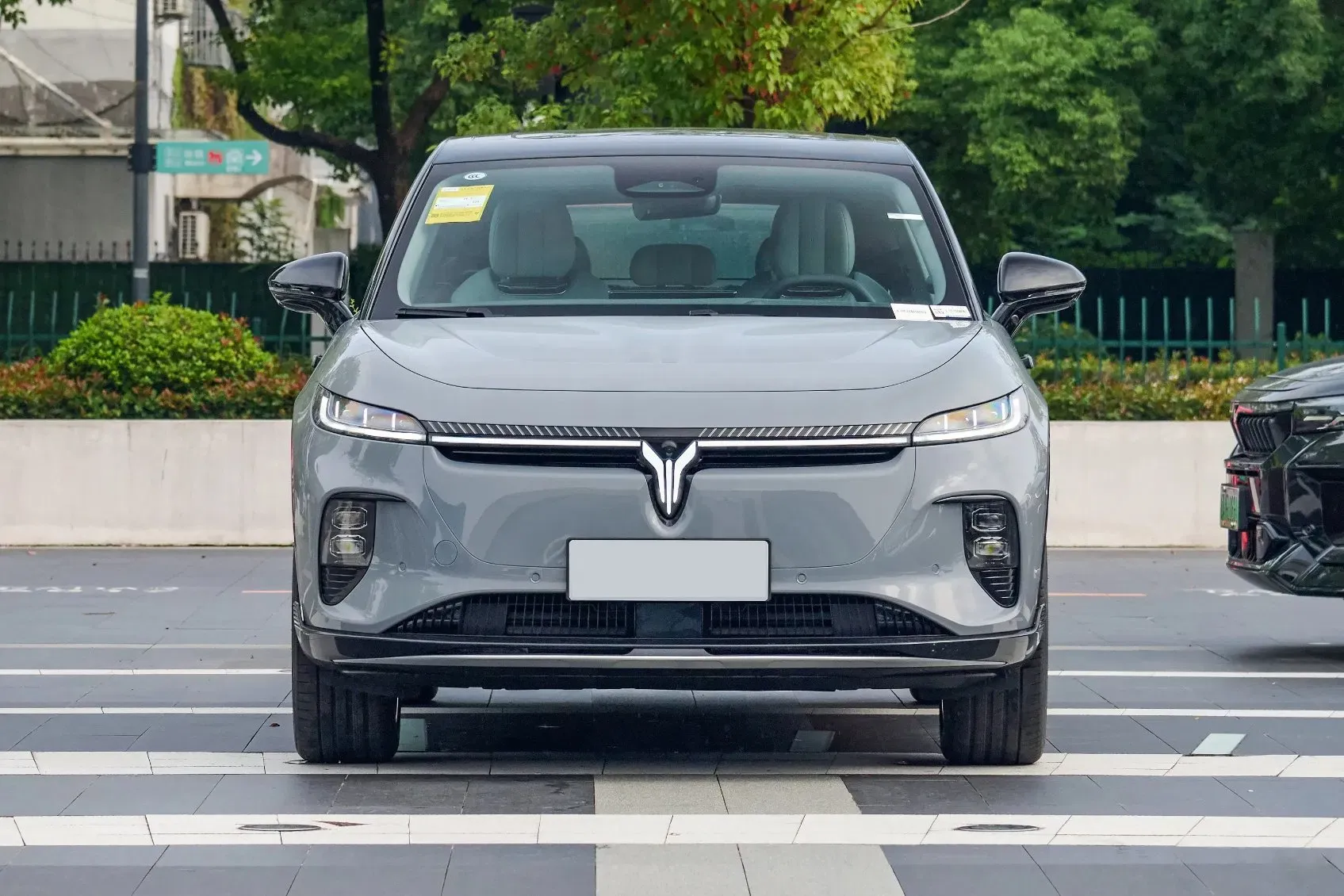 imgi_100_Voyah-Courage-Stylish-SUV-New-Energy-Vehicles-Electrical-Car Voyah Courage Stylish SUV New Energy Vehicles Electrical Car– In Stock in China | EVs From China - Chinese Electric Car Israel - Image 1